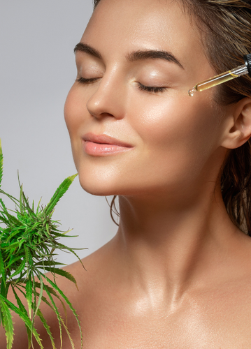 Quels sont les bienfaits du CBD sur la peau ? Les études parlent en 2025 !